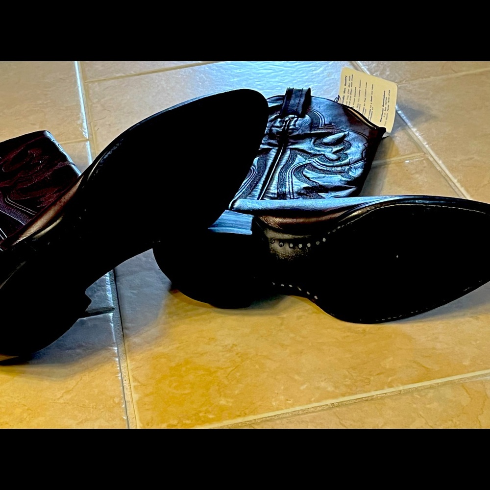 Women’s Panhandle Slim Boots Size 8 in dark burgundy